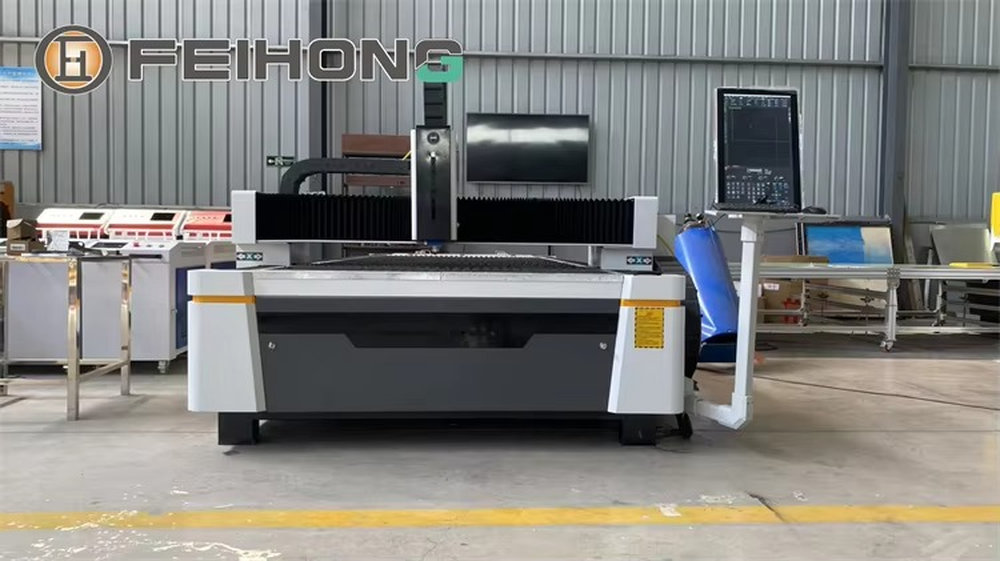 آلة قطع بالليزر الليفي بسعر جي - مراجعة Industrial Laser Machine Price وسعره