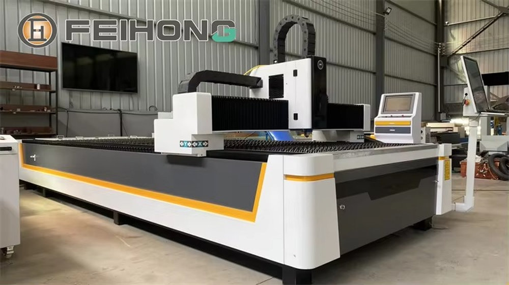 آلة قطع بالليزر الليفي بسعر جي - مراجعة Industrial Laser Machine Price وسعره