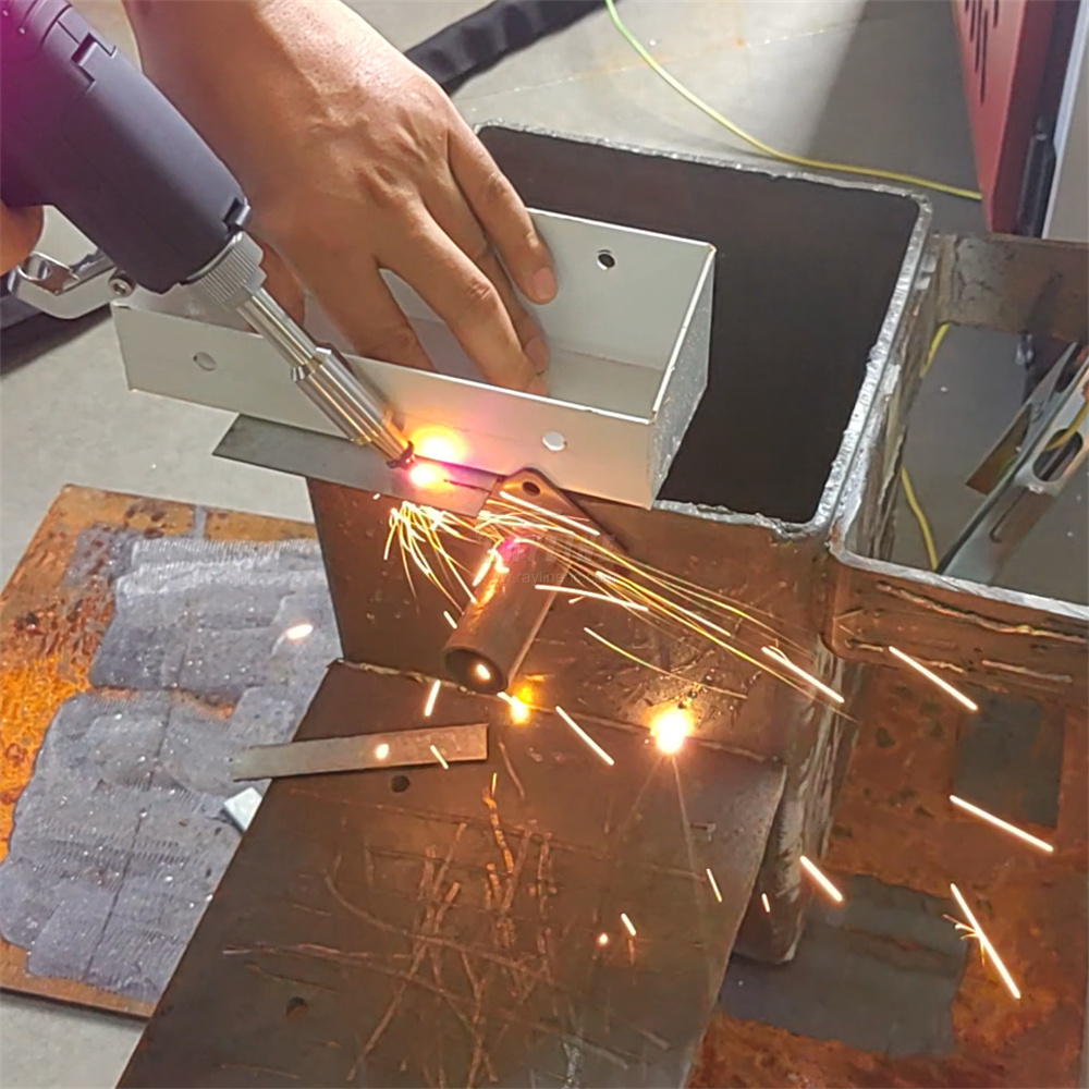 نمط جديد صغير محمول آلة لحام ل - مراجعة Industrial Laser Welding Machine Hand Held وسعره