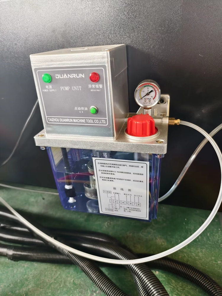 آلة قطع المعادن بالليزر الصناع - مراجعة Industrial Laser Machine Price وسعره