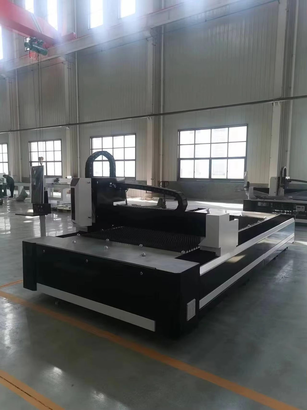 آلة قطع أنابيب صناعية بالليزر  - مراجعة Industrial Laser Machine Price وسعره
